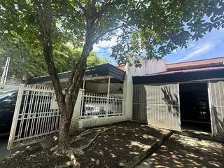 FOR SALE: Prime Residential Lot 763sqm with Existing Structure in Ayala Alabang Village, Muntinlupa City