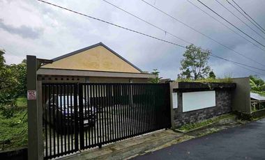 VILLA CANTIK MENAWAN DI KALIURANG - Ls