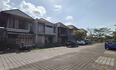 Dijual Rumah 2 Lantai di Badak Agung Renon – Tinggal Finishing, SHM & IMB Lengkap
