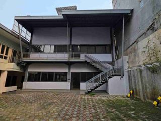 DISEWAKAN RUMAH / KANTOR TAMAN RATU