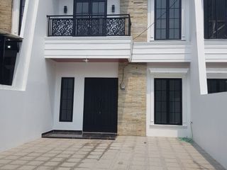 RUMAH CANTIK MODERN CLASIC DI KODAU PONDOK GEDE