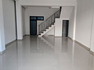 Dijual / Disewakan: Ruko Premium 3 Lantai di Jalur Utama Cokroaminoto, Denpasar Utara