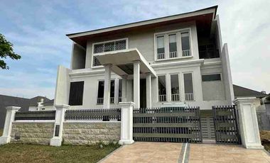Rumah 3 Lantai Belum pernah ditempati Bangunan Minimalis Modern Di Royal Residence B12 No 36