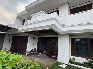Rumah Asri Dan Eklusive Dikawasan Pemukiman Pondok Pinang Selangkah Ke Pondok Indah Dan dekat Ke MRT Lebak Bulus juga dekat ke Tol TB Simatupang .dan