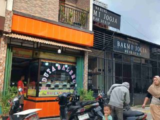 Ruko 2 lantai di pinggir jalan raya Poltangan.