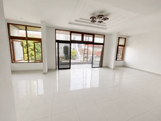 Di sewa Jarang ada !  Rumah Pluit sakti  4 kamar 10X25M , include 5AC
