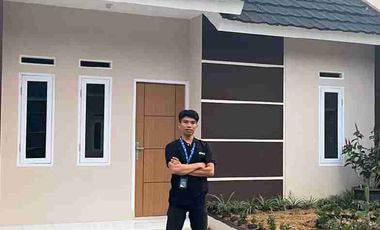 Rumah di jual di tengah kota serang ,dekat dengan fasilitas pendidikan, dan di kawasan pemerintahan kota serang provinsi Banten