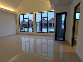 disewakan gudang bizpark multiguna di pik2  9x20, ada ruangan kantor