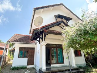 Rumah nuansa villa di kompleks Green Valley Senggigi