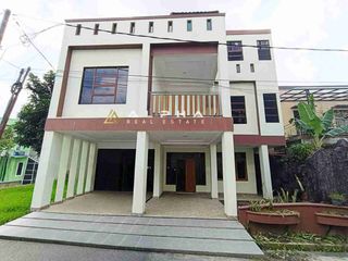 Dijual Cepat Rumah Hook 2,5 Lantai Hook di Citra Batam, Batam Center