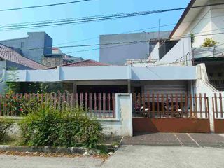 Rumah Bangunan Lama Di Duri Kepa Akses Jalan 3 Mobil Cocok untuk Kantor dan Usaha