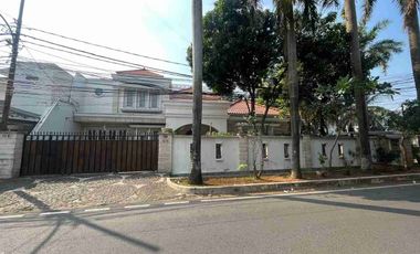 Rumah Mewah 2 Lantai LT 567 m² SHM Cempaka Putih | Kolam Renang | Best Value
