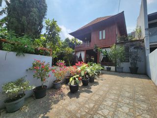 Harga di Bawah Pasaran Rumah Konsep Kayu di Pondok Hijau Setiabudi Bandung