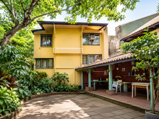 House & Lot For Sale at West Triangle Quezon City