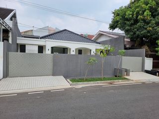 Dijual Rumah 1 Lantai Modern Minimalis Komplek Cipinang Elok Jakarta Timur - Tanah Luas 266m² Ada Taman Samping