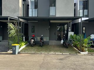 Rumah 2 lantai siap huni Ciputat dekat tol dan univ terbusat