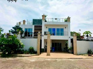 Fully Furnished 6 Bedroom Tropical House and Lot in Vista Mar Beach Resort Mactan, Lapu-Lapu City