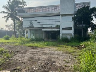 Gudang Besar Luas Hitung Tanah di Jalan Industri Cimahi