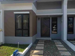 Disewakan rumah baru di Podomoro Park