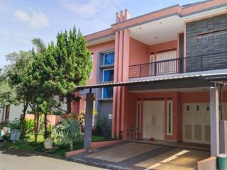 DIJUAL RUMAH BAGUS 2 LANTAI SIAP HUNI DI KOMPLEK ASRI PRV GEGERKALONG DEKAT UPI, DT, UNPAS