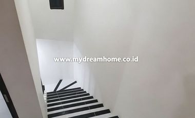 Rumah Bagus Siap Huni di Cluster Puri Mandar