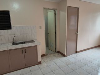 Apartment for Rent Sampaloc Manila Dapitan nr UST Maceda Lacson