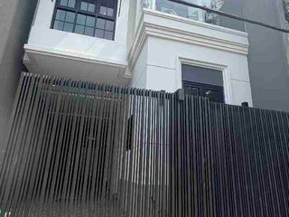 MANYAR AMERICAN STYLE. INTERIOR NUANSA ALAM. MASTER BEDROOM ISTIMEWA
