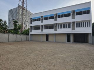 Sewa Ruang Komersial 240 m² Strategis di Babakan Madang Sentul