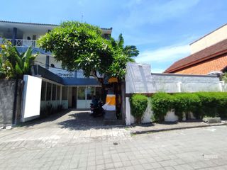 Former Hotel  11 Rooms with Pool in a Prime Tourism Area, for Sale in Batubelig.