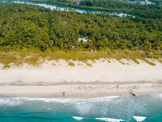 Beach House on a 1.5Ha Beach Front Property in Aurora