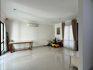 Disewakan Rumah Minimalis Terawat Semi Furnished Siap Huni Lokasi di Podomoro Cluster Amagriya Bandung