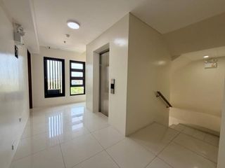 7-Storey Commercial Building for Lease Near Cebu Business Park