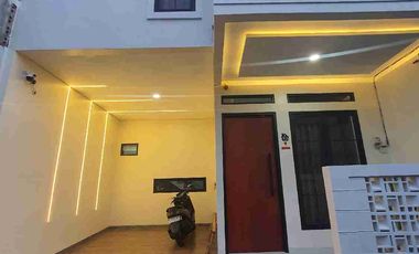 Di jual rumah 2 lantai kokoh permanen disain yg sangat mewah lokasi di pondok aren Tangerang selatan