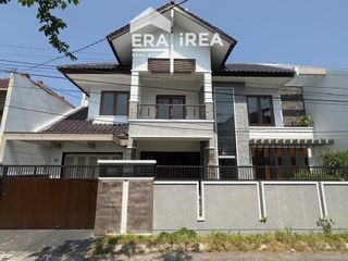 RUMAH MEWAH DISEWAKAN DEKAT THE PARK MALL DAN PAKUWON MALL SOLO BARU