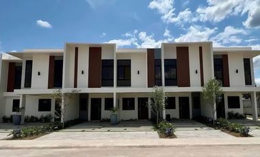 Townhouse unit near Clark Monthly at 10.5k for 47 months