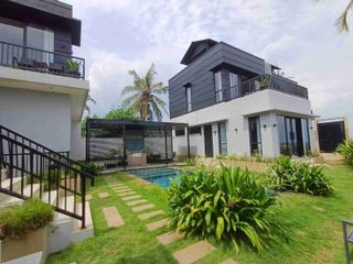 Brand New Villa Direct Accsess to Gianyar Beach