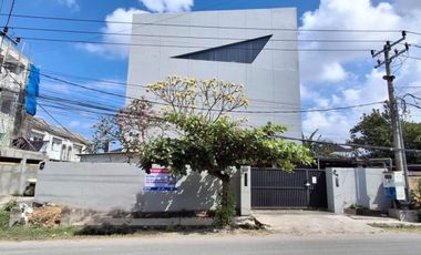 Dijual Gedung Serbaguna Siap Pakai 4 Lantai di Pura Demak, Denbar