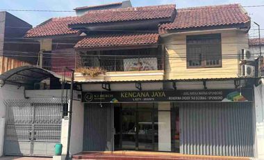 Ruang Usaha + Hunian Strategis Di Jl. RE. Martadinata - Jebres Surakarta 

Spesifikasi :

Luas Tanah : 125m²

Dimensi : 10 x 12

Luas Bangunan : 140m²

Tingkat : 2 Lantai

Kamar Tidur : 3

Kamar Mandi : 3

Listrik : 3500Watt

Air : PDAM 

Garasi : 1 

Hadap : Utara

Legalitas : SHM

Harga IDR 6 Milyar Negotiable