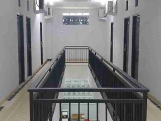 Kos an strategies pinggir jalan full Furnish free parkir Bintaro Tangsel