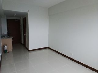 Ready to Move (139K DP)- In Condo in Pasay near Mall of Asia, Arellano Law School