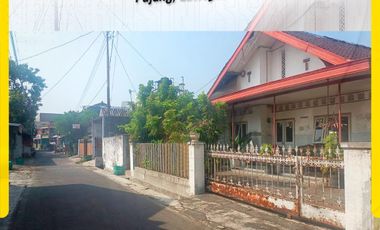 Rumah Luas Muka Lebar 15m Strategis Dekat Kampus UMS & Transmart di Pajang Laweyan Surakarta