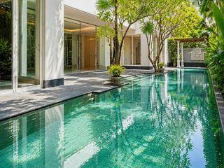 DIJUAL DAN DISEWAKAN LUXURY MODERN TROPICAL HOUSE BRAWIJAYA KEBAYORAN BARU 1.000 M2 (ERFI - 08197740----)