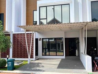 the northbend 8x12 Bu lokasi depan taman