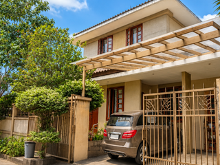 Rumah modern cantik lokasi strategis di Bintaro Jaya sektor 3 18182 NY