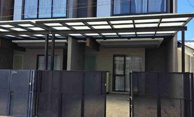 Dijual rumah baru gress di Darmo Permai Timur full perabot