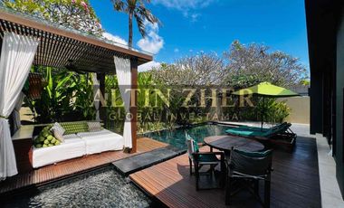 Dijual villa tropical di dalam kawasan hotel di Seminyak dan dekat dengan pantai.