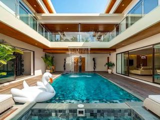 Villa Mewah Modern Full Furnish di Seminyak