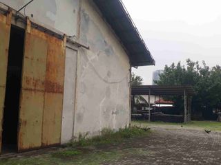 gudang dan tanah disewakan lokasi jl.A yani surabaya