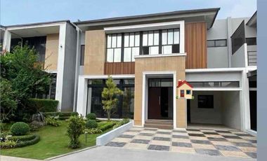 Rumah Dua Lantai Dekat Taman Siap Huni Kota Wisata