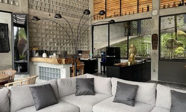 Villa Eksklusif Dengan 5 Kamar View Cantik Cocok Untuk Investasi di Kasihan Bantul.